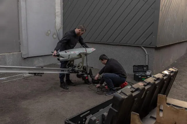 Las autoridades ucranianas señalan que los drones son fundamentales para la ofensiva militar. Foto: AFP.   