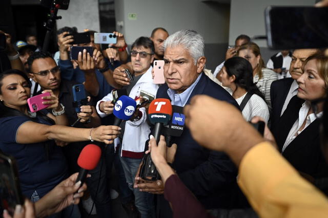  José Raúl Mulino es recordado por su pasado político como ministro de Ricardo Martinelli. Foto: AFP.   