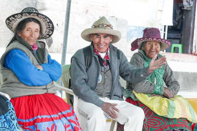  Los años promedio de un peruano han aumentado hasta 33 años. Foto: Andina.   