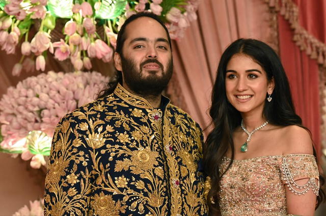 El foco se desplazó de manera directa hacia la vida personal de Ambani, especialmente tras la boda de su hijo, Anant Ambani. Foto: AFP.    