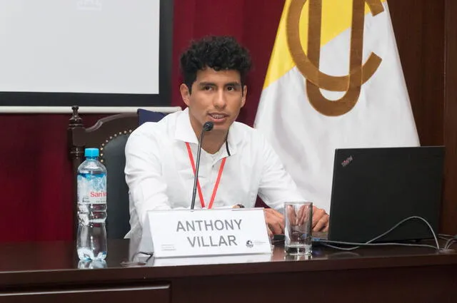  Anthony Villar, arqueólogo de la Universidad Nacional Mayor de San Marcos. Foto: Coloquio de Arqueología PUCP/Facebook   