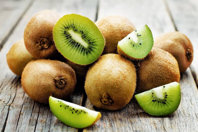 El Kiwi es recomendado por los expertos para poder mejorar la salud mental del ser humano. Foto: Fine Dining Lovers   