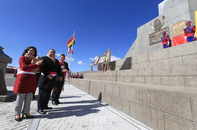 Ministers of State in ceremony in Junín   