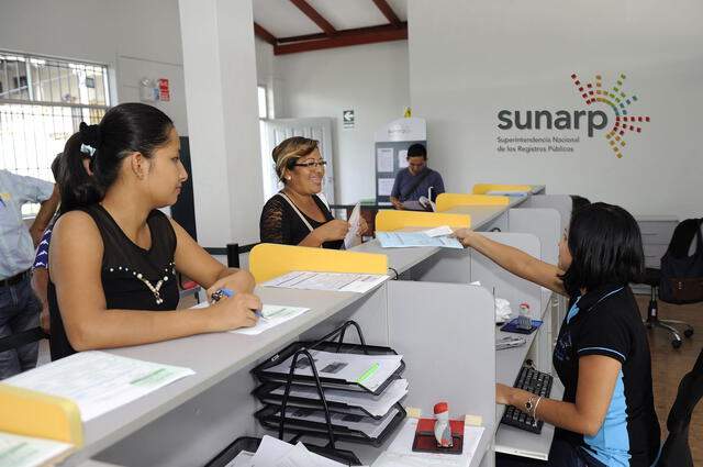 Sunarp ofrece puestos de trabajo en diferentes regiones del país. Foto: difusión   