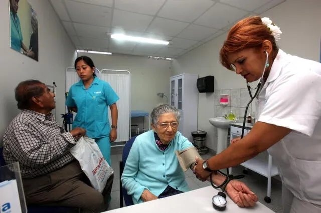  Cita médica en Perú. Foto: Andina   