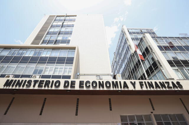  Fachada del Ministerio de Economía y Finanzas. Foto: Andina   