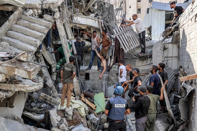 La Oficina de Coordinación de Asuntos Humanitarios de la ONU informó que al menos 50.000 personas han sido desplazadas de Jabalya. Foto: AFP.   