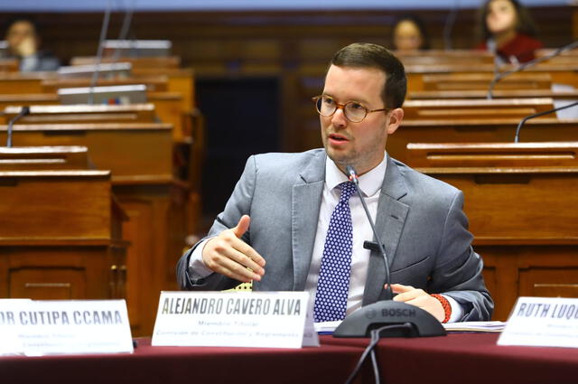 Alejandro Cavero se muestra en contra de la vacancia a la presidenta Dina Boluarte. Foto: Congreso   