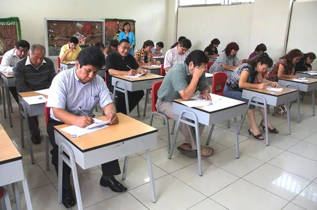 Más de 45.000 docentes superaron la prueba nacional. Foto: Andina   