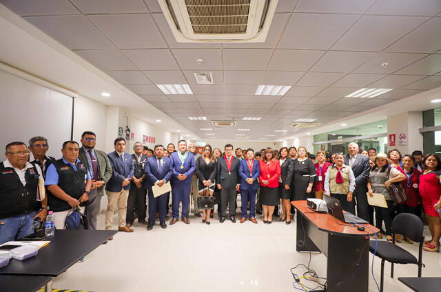 Se llevó a cabo con éxito una Mesa de Trabajo por la transparencia en la administración de justicia en Sullana.   