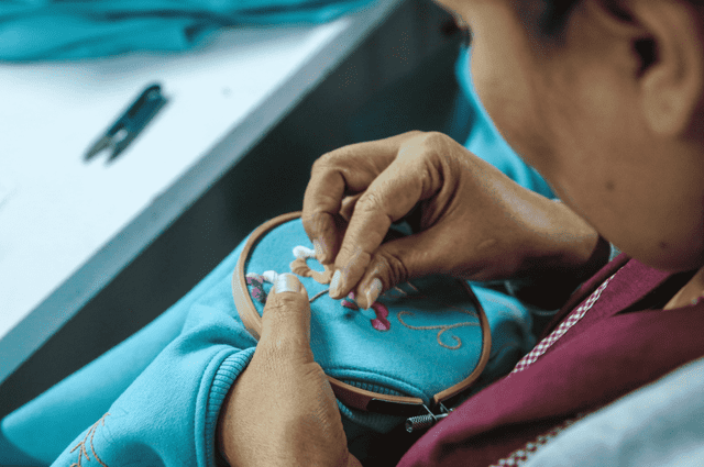  Todos los diseños de Metamorfosis son bordados y tejidos a mano. Foto: LR.   