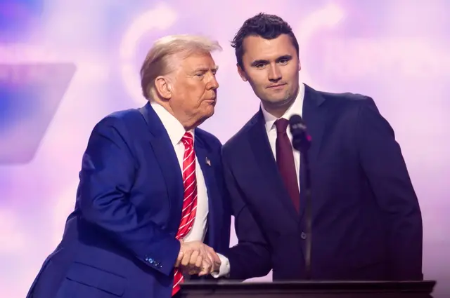  Trump condenó el hecho y culpó a la “izquierda radical” del tiroteo que mató a Charlie Kirk. Foto: Europa Press<br>    