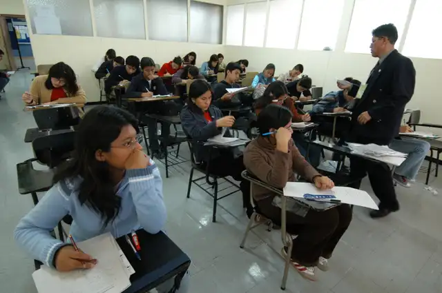  Alumnos de primero a cuarto de secundaria no podrán alcanzar una vacante bajo ninguna circunstancia. Foto: Christian Salazar / La República   