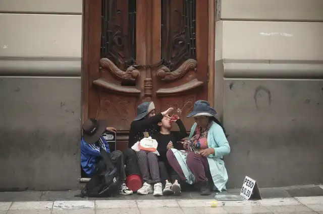 Los jóvenes optan por no tener hijos al temer que no puedan darle todo lo que necesitan. Foto: Sebastián Blanco   
