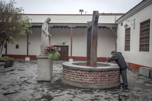 ¿Conoces cómo surgió la popular tradición de dejar cartas en el pozo de Santa Rosa de Lima? Foto: John Reyes /La República