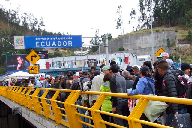 Miles de venezolanos salen diariamente de su país huyendo de la crisis humanitaria. Foto: EFE.