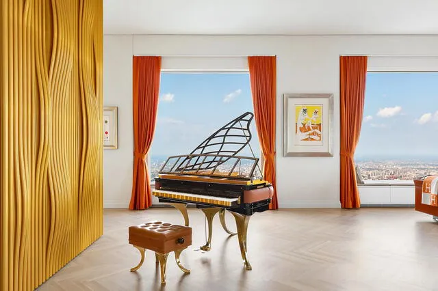 El espacio incluye un piano de cola. Foto: New York Post