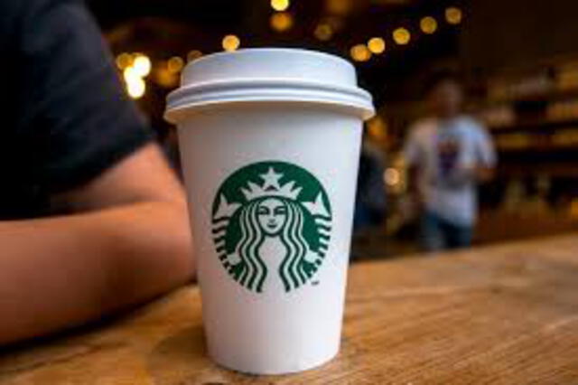 Starbucks se asocia con Uber para llevar café a domicilio 