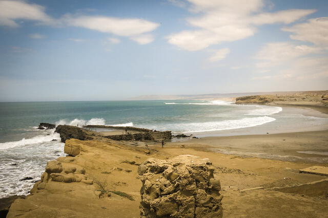 Las olas de esta playa también son conocidas como ideales para el surf. Foto: Flickr