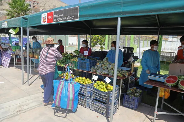 Los mercados itinerantes 'De la Chacra a la Olla' cumplen con protocolos sanitarios para garantizar el bienestar de los vendedores y compradores. (Foto: Twitter/Minagri)