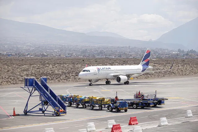 Protestas en Perú: aeropuerto de Arequipa solo atenderá de días tras daños