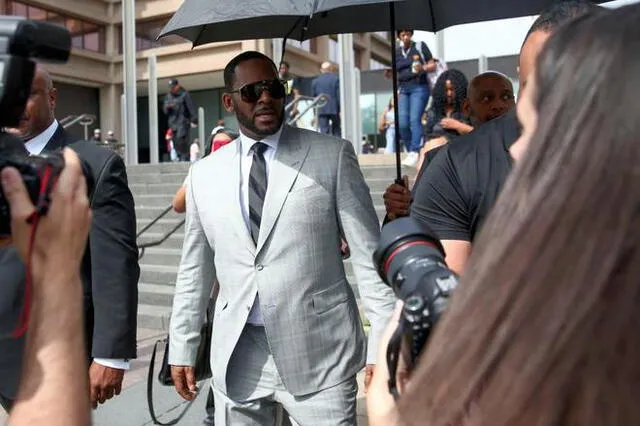 Entre otros cargos, R. Kelly enfrenta acusaciones de pornografía infantil, obstrucción de la justicia y crimen organizado.