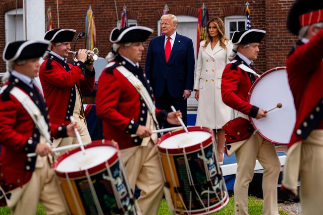 El presidente Trump y la primera dama, Melania Trump, en el Monumento Nacional Fort McHenry en Baltimore el lunes 25 de mayo. (Foto: Doug Mills)