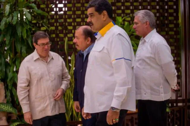 En la cumbre del ALBA-TCP también participó el mandatario Nicaragua, Daniel Ortega (i2). Foto: EFE