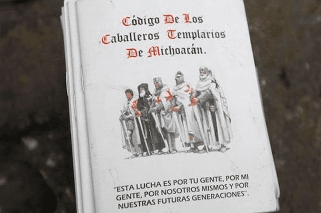 Libro escrito por 'El Chayo'. Foto: Infobae