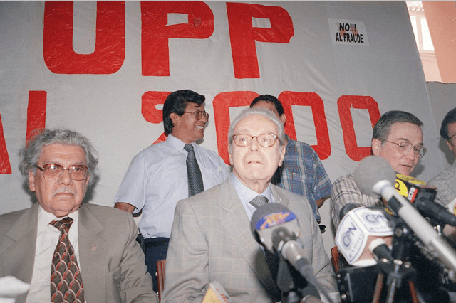 Javier Pérez de Cuéllar en la creación de su partido Unión Por el Perú. Foto: La República.