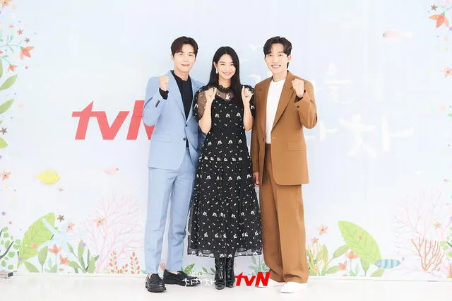 Kim Seon Ho, Shin Min A y Lee Sang Yi. Foto: tvN