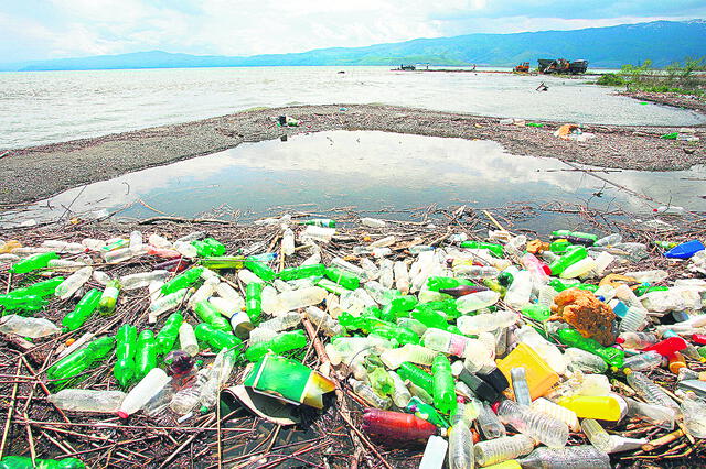 Tres mil millones de bolsas plásticas se usan al año en Perú