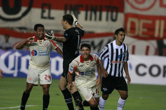 Ronaille Clalheira celebrando su gol contra Libertad en Copa Libertadores. Foto: GLR