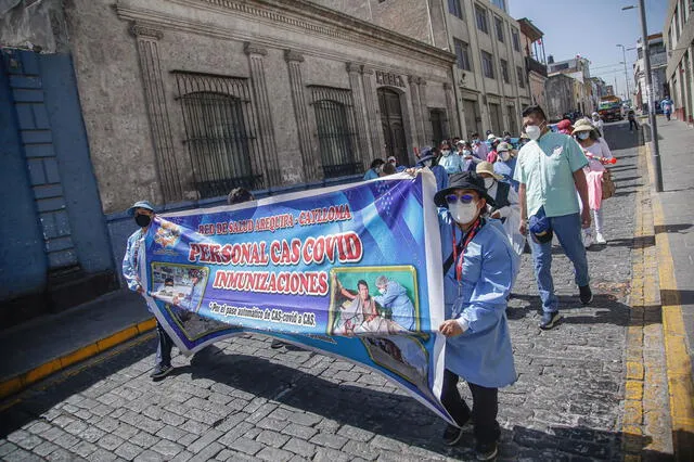 Los trabajadores CAS Covid de Arequipa y otras regiones salieron a las calles a pedir su incorporación a otra modalidad.
