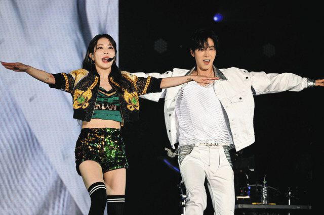 BoA y U-know (TVXQ) bailan "Only One" en concierto de 20 aniversario de la cantante. Foto: chunichi.co