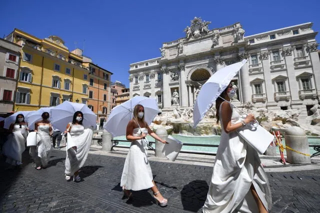 Roma: novias realizan protesta por el aplazamiento de las bodas ante el  COVID-19