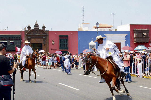 Delegaciones extranjeras en Gran Corso de la Marinera en Trujillo