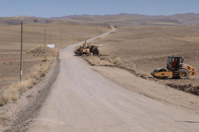 La carretera Checca-Mazocruz, de 72 kilómetros, permitirá la conexión de las regiones de Tacna, Moquegua y Puno.