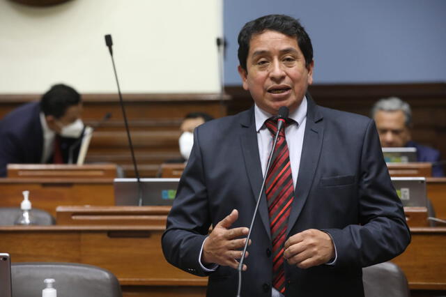 Manuel García preside la Comisión Especial encargada de elegir al defensor del pueblo. Foto: Congreso 