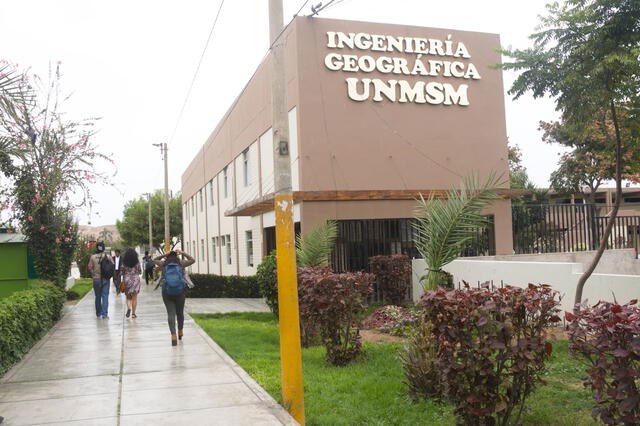 En la UNMSM, puedes estudiar 65 programas de pregrado, 77 maestrías y 27 doctorados. Foto: Andina   