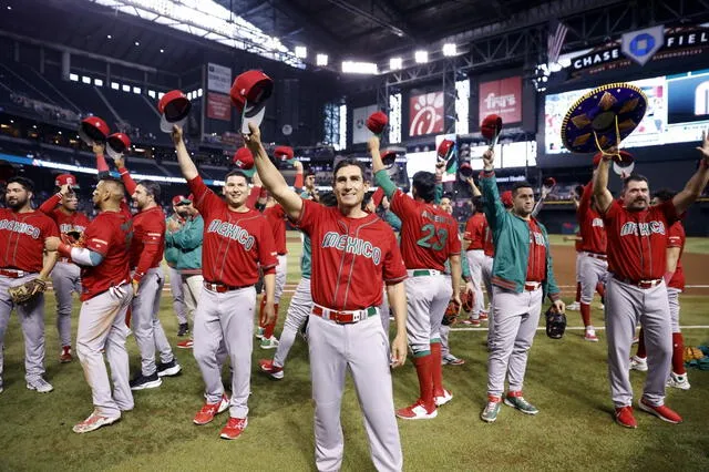 ¡Los mariachis se hicieron sentir en el Mundial de Béisbol! México viene de quedar como ganador de su grupo, donde estaba Estados Unidos. Foto: Chris Coduto/AFP