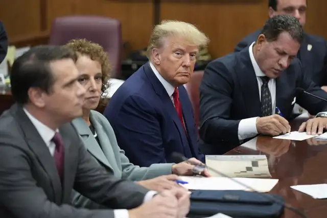 Donald Trump durante su audiencia en un tribunal de la ciudad de Nueva York. Foto: AFP Donald Trump durante su audiencia en un tribunal de la ciudad de Nueva York. Foto: AFP