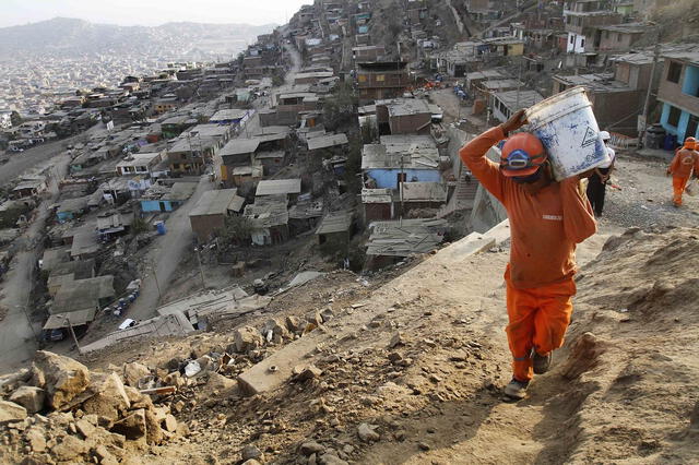 En términos globales, la pobreza monetaria afectó al 27,5% de los peruanos en el 2022, según el INEI. Foto: difusión<br><br>    
