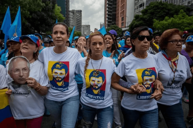 Leopoldo López Mendoza fue arrestado arbitrariamente durante más de tres años y liberado en 2019. Foto: Diario Las Américas.