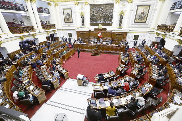 Exdiputado resaltó la gran desaprobación que tienen los peruanos tanto del Congreso como del Ejecutivo. Foto: difusión   