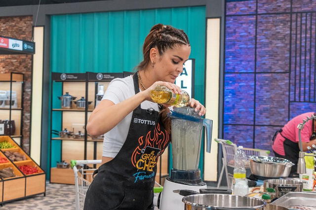  Laura Spoya en la cocina. Foto: captura de Latina   