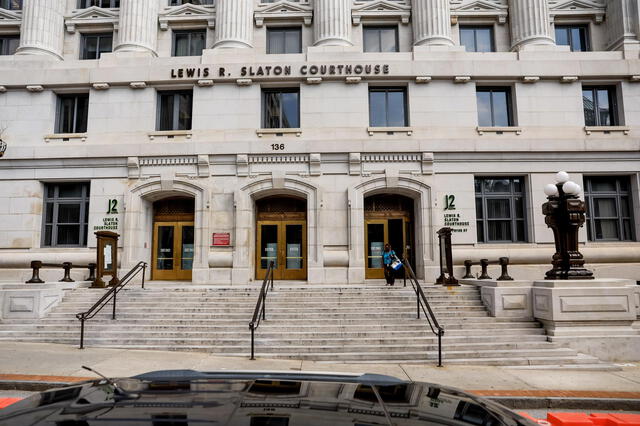 Juzgado del condado de Fulton después de una acusación del gran jurado contra el expresidente estadounidense Donald Trump y 18 coacusados ​​por interferir en las elecciones de 2020. Foto: EFE   