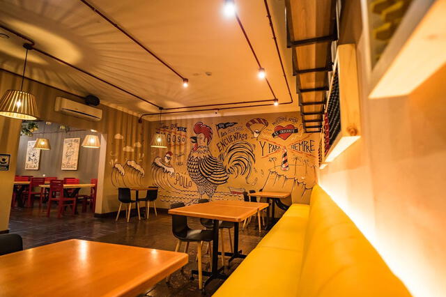  Interiores de Primos Chicken Bar Miraflores. Foto: Primos Chicken Bar/Facebook   