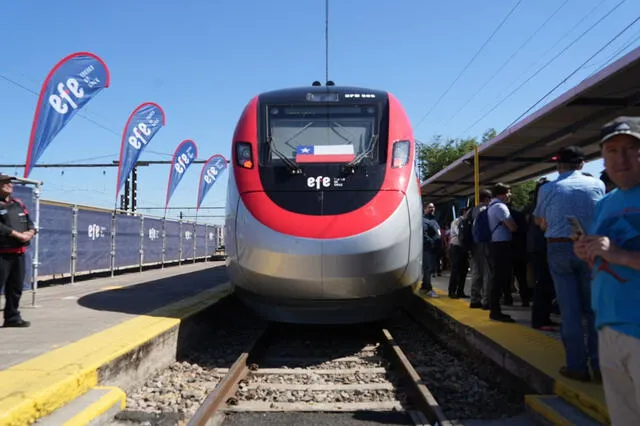 El nuevo tren de Chile alcanza una velocidad máxima de 160 km/h. Foto: @MTTChile    