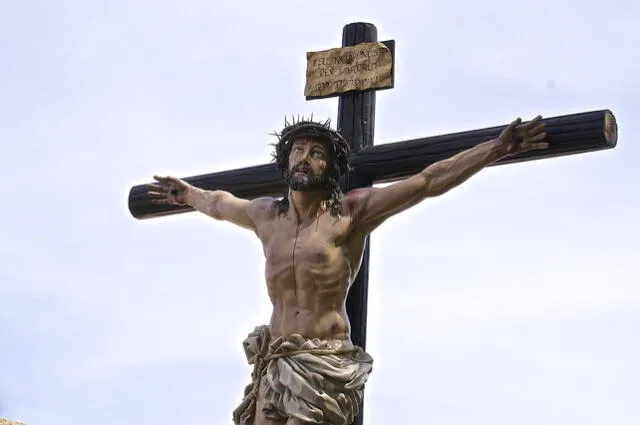 Los fieles conmemoran el sacrificio de Jesús en Semana Santa. Foto: Pixabay   